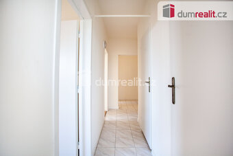 K prodeji, zrekonstruovaný družstevní byt 3+1 s balkónem a s - 8