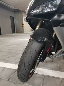 HONDA CBR 600RR 2006 r.v. - 8