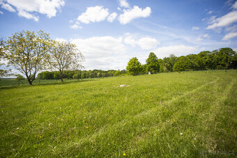 Stavební pozemek u lesa 1400m2 - 8