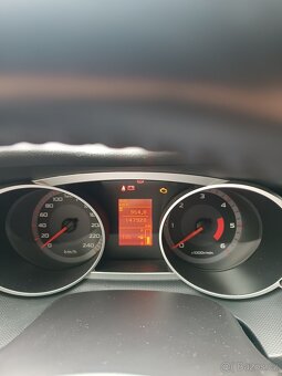Peugeot 4007 - 8