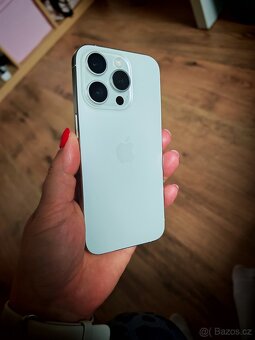 iPhone 15 PRO bílý Titan 128GB - 8