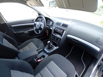 Octavia II 2.0TDI FL silná :) úsporná :) poškrábaná :( - 8