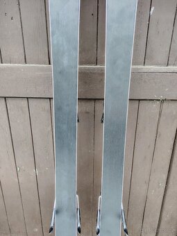 Atomic M2 tron 8.2 - sjezdové lyže, carving - 8