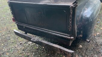 Ford F2 - 8
