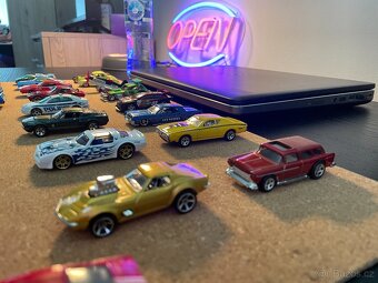 Hot Wheels sbírka aut (roky 2008-2018) - 8