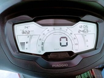 Piaggio Beverly PIAGGIO 300 S - 8
