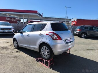 Suzuki Swift 1.3 DDiS 55kW Comfort,AAC,Temp,Keyless,1maj - 8