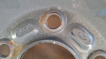 Sada disků Ford 16" 5x108 letní pneu 205/60 R16 4-6mm Monde - 8