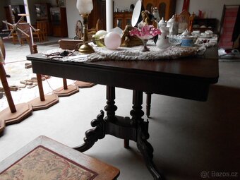 Velký rozkládací jídelní stůl - 8