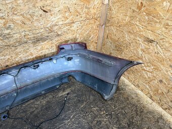 ZADNÍ NÁRAZNÍK ŠKODA OCTAVIA 2 SEDAN 9892 - 8