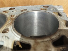 Zdraví spodek motoru Chrysler 2.7 - 8