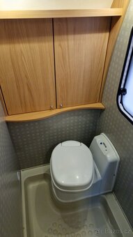 Karavan Bürstner Flipper 495 TK, 6 os., palandy, předstan - 8