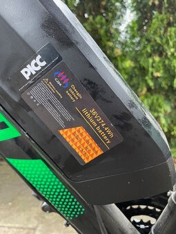 2 x elektrokola + nosič na tažné zařízení (pro 3 kola - 8