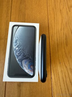 iPhone XR 256 GB s příslušenstvím - 8
