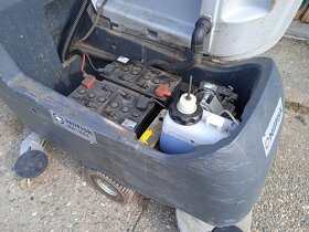 PODLAHOVÝ MYCÍ STROJ NILFISK BA 651,ČRrv 9/2015,dph - 8