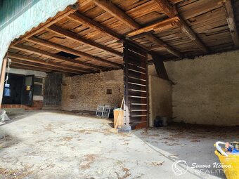 Prodej dvougeneračního RD s hospodářskými budovami v Makově - 8