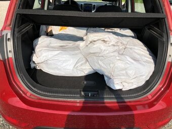 Hyundai ix20 1.4i benzín, Comfort, výborný stav - 8