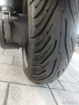 Suzuki Burgman 650 - 8