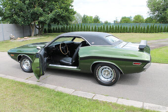 1970 Dodge Challenger R/T SE 383 V8, manuál - 8
