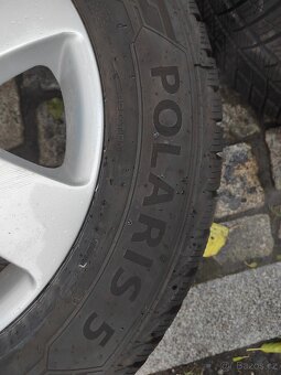 Prodám orig alu 15 škoda Octavia 2 5x112 ET 47 zimní pneu - 8