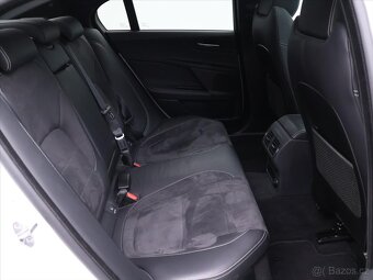 Jaguar XE 3,0 i 280kW LED. Panorama (2018) - 8