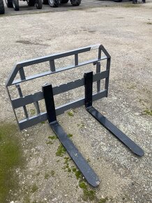 Teleskopický nakladač - 8