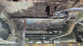 VW T4 1,9 td 50kW - karoserie s doklady r.v.2001 - 8