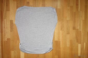 Dámské letní šedé tričko vel. S/M - 8
