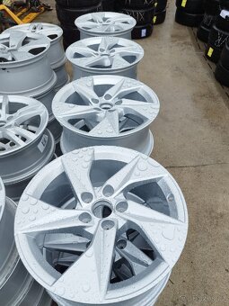 Nová Alu kola Original Audi A3 8Y r17 8Y0601025A - 8