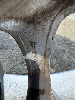 Disky Dezent R18 5x120 - 8