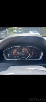 VOLVO XC70 D4 AWD TOP STAV - 8