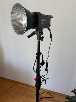 Aputure Amaran 100X LED video světlo - 8