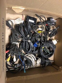 Elektro zásuvky, koncovky, rámečky, kabely - 8