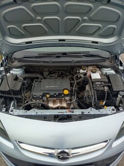 Opel Astra J 1.4i 74kW první majitel najeto pouze 50tis.km - 8