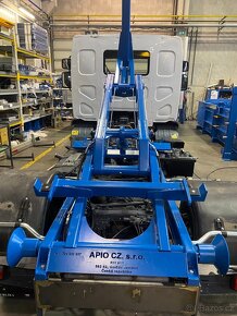 NOSIČ KONTEJNERŮ 5 t - 8