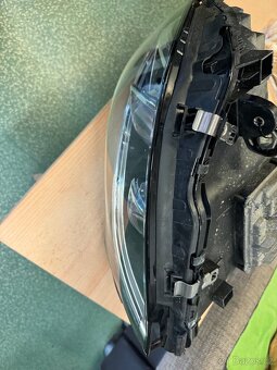 w205 predni leva lampa - 8