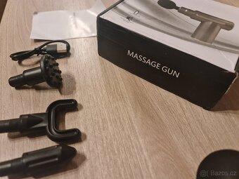 Masážní pistole pro svaly a stuhlost + nástavce - 8
