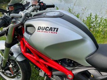 Ducati Monster 1100 - 8