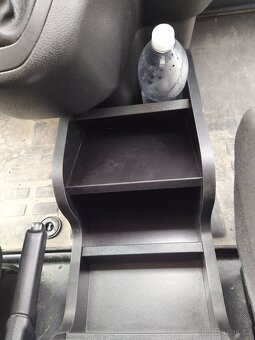 Toyota Proace Box/úložný prostor mezi sedačky - 8