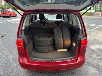 VOLKSWAGEN TOURAN 2.0 TDI HIGHLINE - TOP STAV - - 8