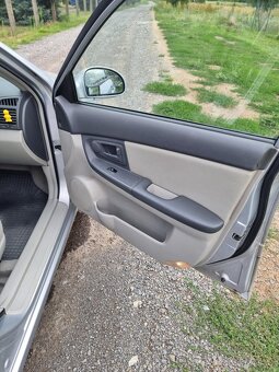 Kia Cerato 1.6 77kw 2004 - 8