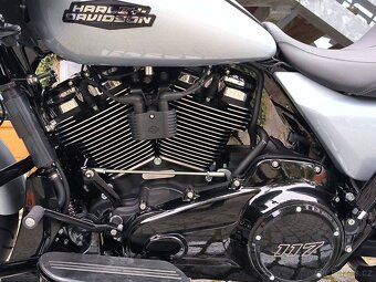 Harley Davidson FLTRX Road Glide 117 - 8