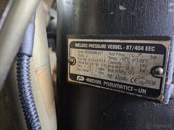 Stavební kompresor Ingersoll Rand - 8