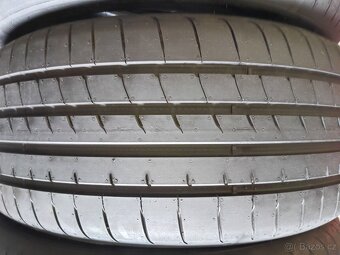 Sada letních pneu 225/40/19.Goodyear. - 8