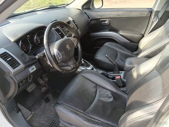 Peugeot 4007 2,2 HDI 115 KW 7 míst automat 4x4 - 8