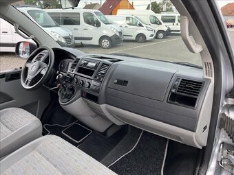 VW T5 Transporter 2,0TDi, 6Míst, velmi pěkný bez koroze - 8