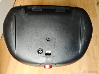 Kufr GIVI Simply 45 litrů s brzdovým světlem - 8