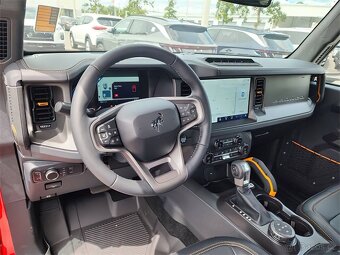 Ford Bronco Badlands (AWD, 2dr SUV, perfektní stav) - 2024 - 8