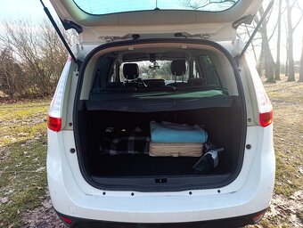 Renault Grand Scénic 1.5 dCi 81 kW - 8