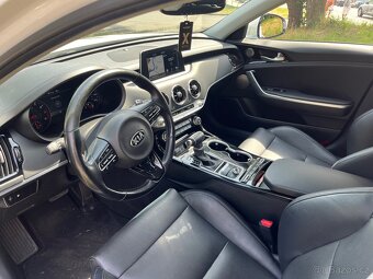 Kia Stinger - 8